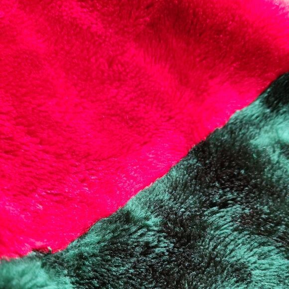 Vintage Christmas Tree Skirt Velvety Red Green Faux Fur Large 48 in 4 Foot Plush - Picture 3 of 11